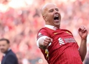 英雄联盟总决赛2025-利物浦中场球员上演帽子戏法，成为焦点人物的简单介绍