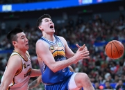 -凯尔特人险胜辽宁队，张镇麟扛起全队