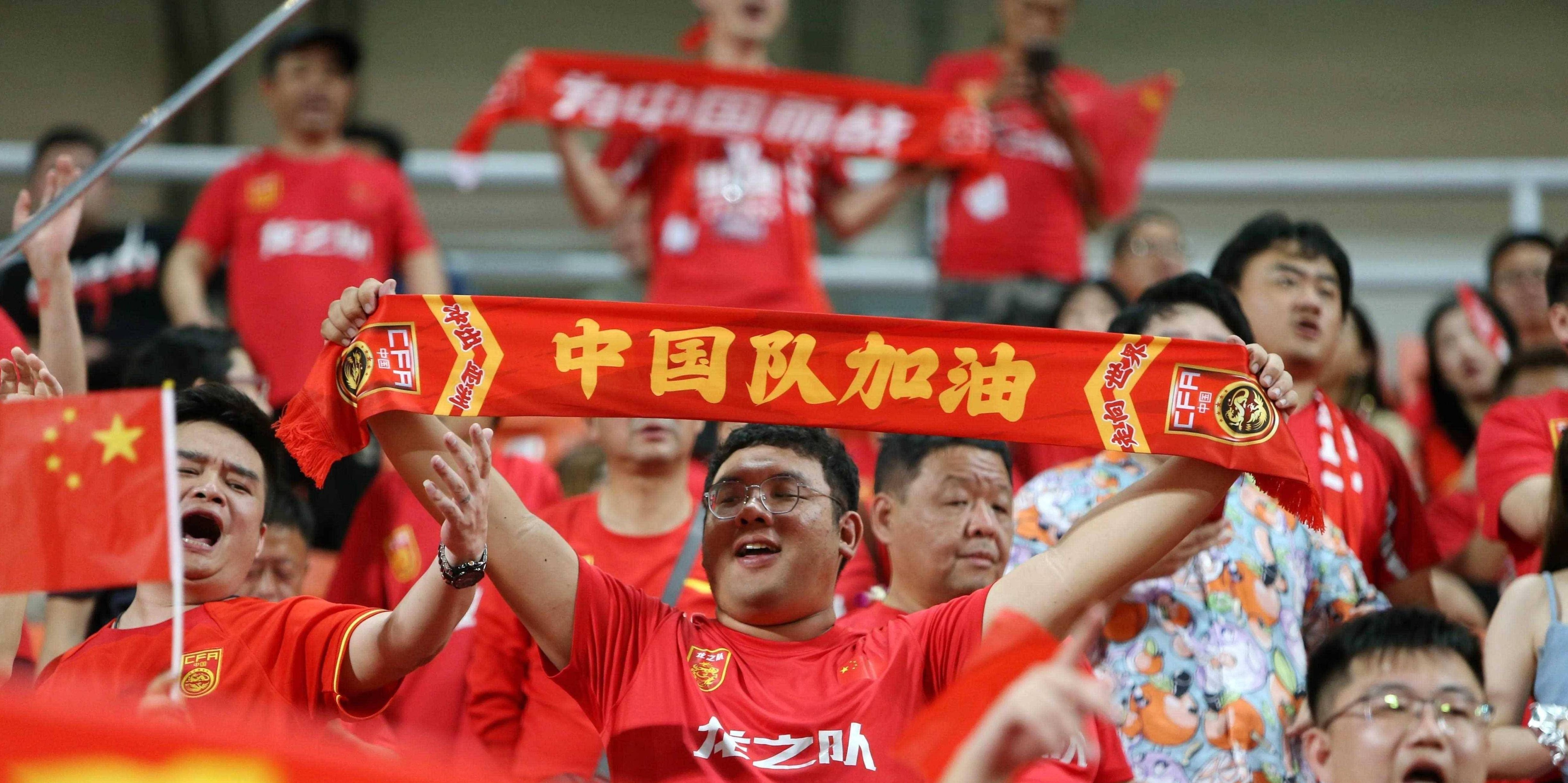 中国足球队备战亚冠赛事，瞄准胜利