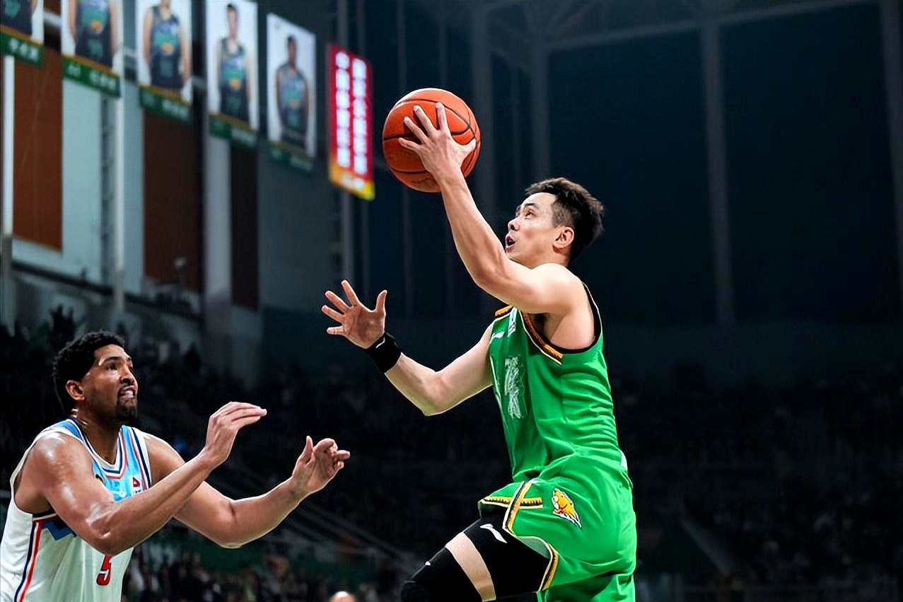 辽宁队紧随对手，努力争取胜利的简单介绍