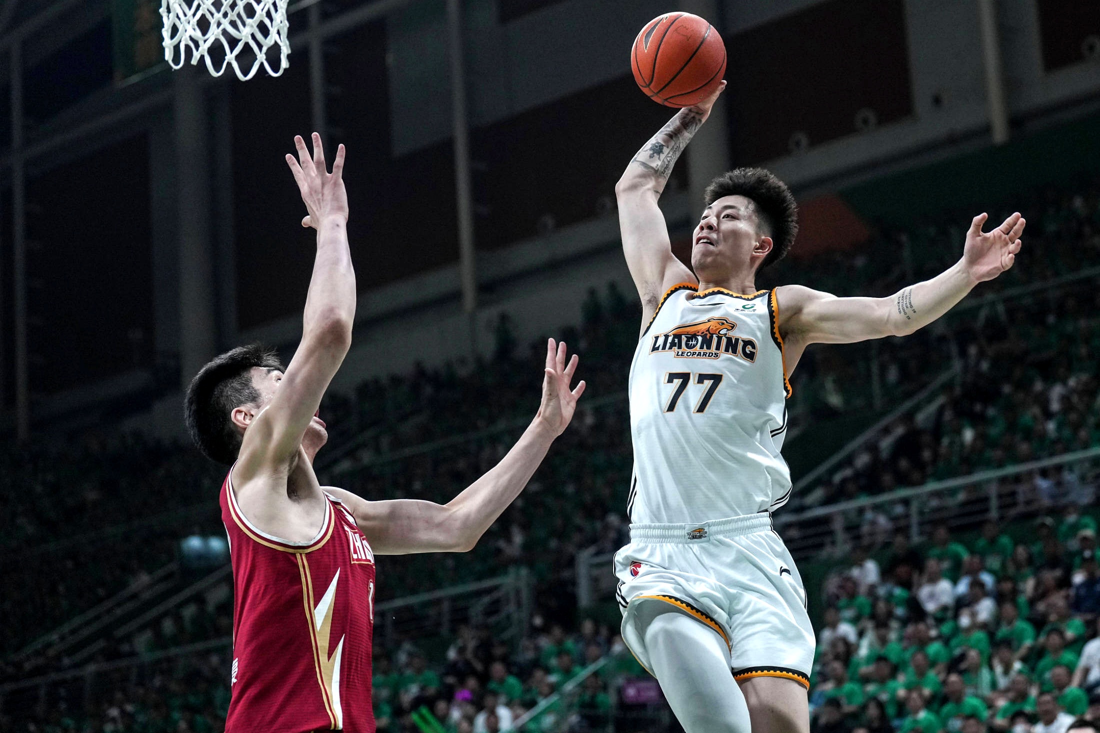 辽宁队紧随对手，努力争取胜利的简单介绍