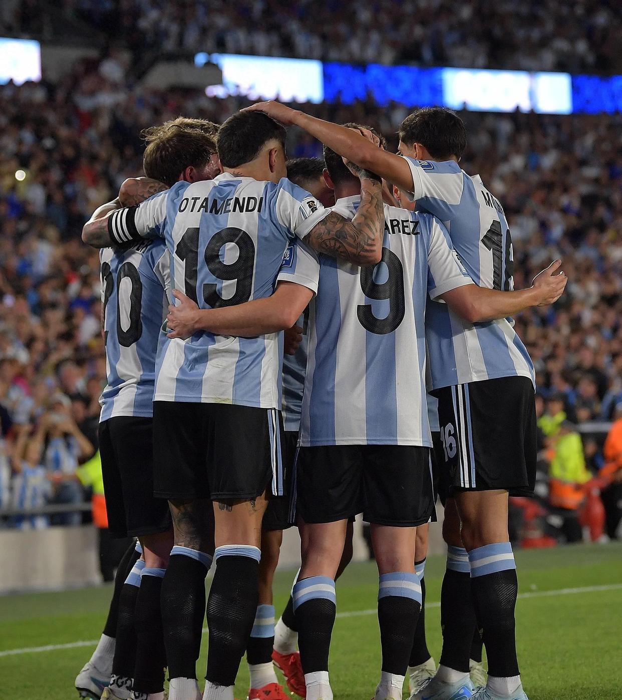 巴拉圭国家队争夺南美冠军，士气昂扬的简单介绍