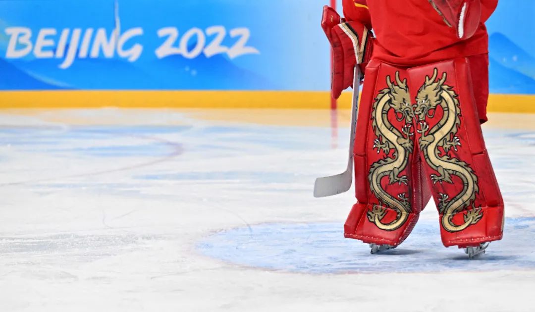 冰球选手赛后落泪，背后故事感人