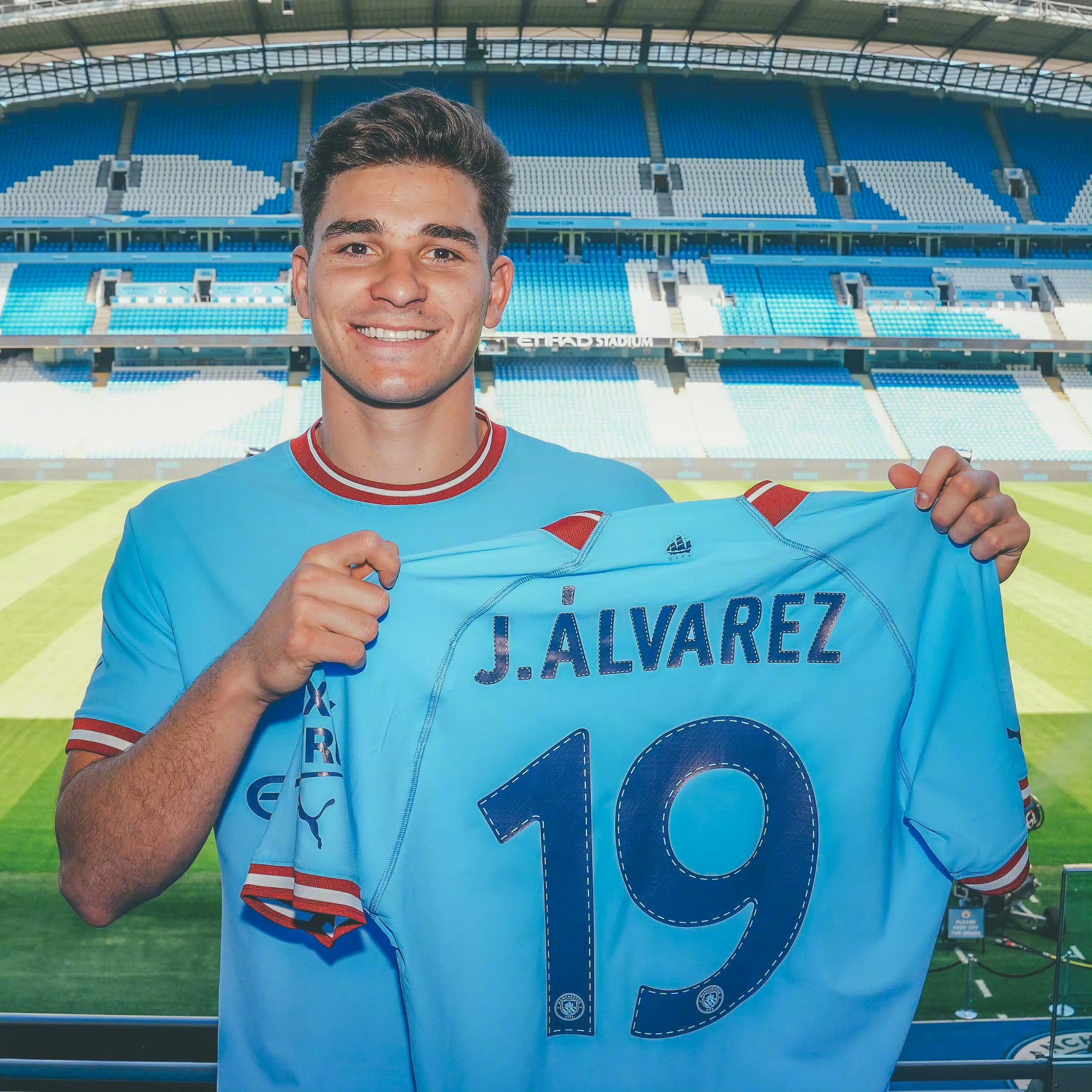 关于曼城轻取乌克兰,阿尔瓦雷斯高光表现的信息 关于曼城轻取乌克兰,阿尔瓦雷斯高光表现的信息