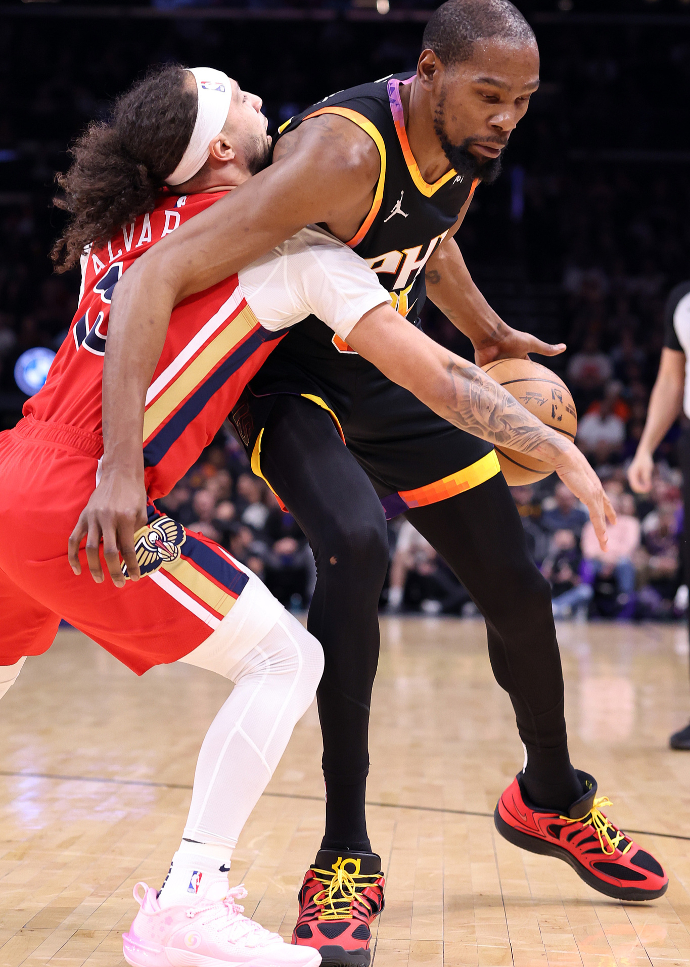 鹈鹕险胜太阳,福克斯刷新纪录 鹈鹕险胜太阳,福克斯刷新纪录