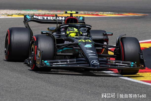 迈凯伦绝杀梅赛德斯,汉密尔顿带队取胜 迈凯伦绝杀梅赛德斯,汉密尔顿带队取胜