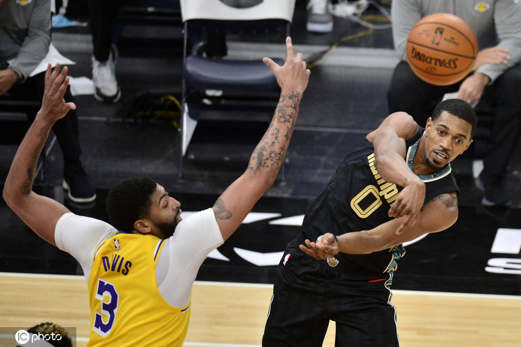 灰熊险胜江苏队,西亚卡姆扛起全队 灰熊险胜江苏队,西亚卡姆扛起全队