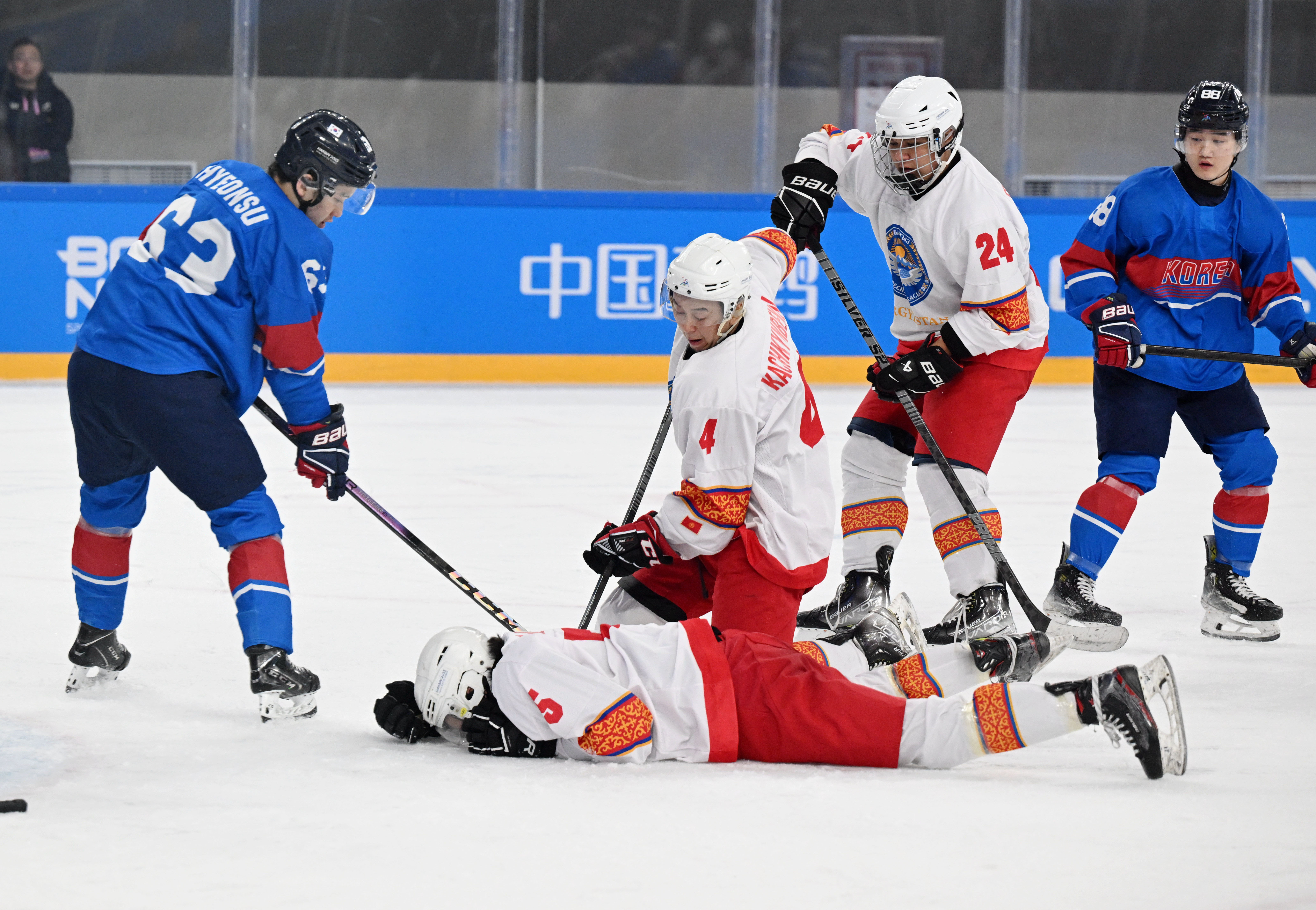 瑞典队险胜韩国队，张继科点燃赛场