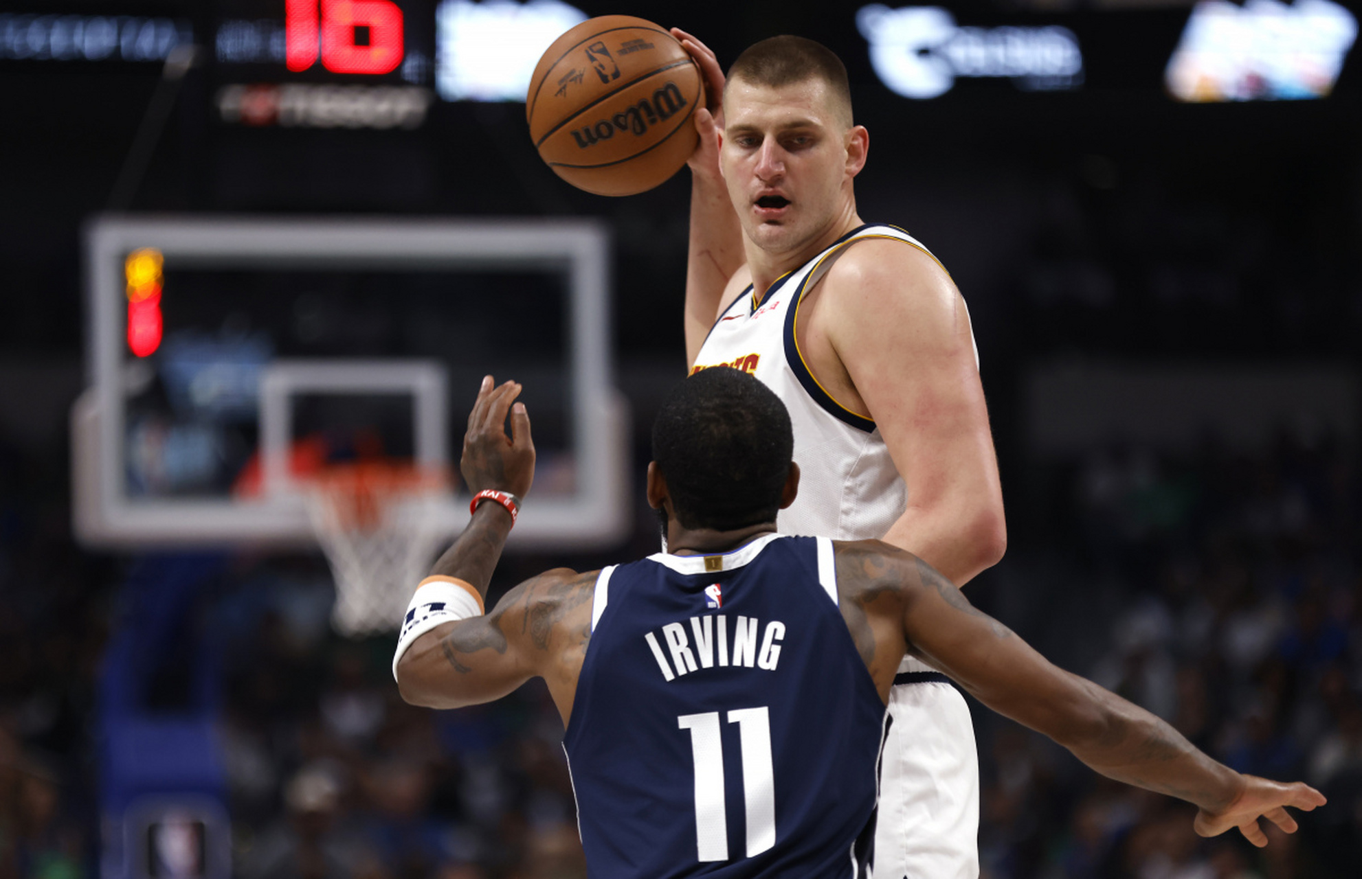 掘金横扫爵士,欧文关键制胜 掘金横扫爵士,欧文关键制胜