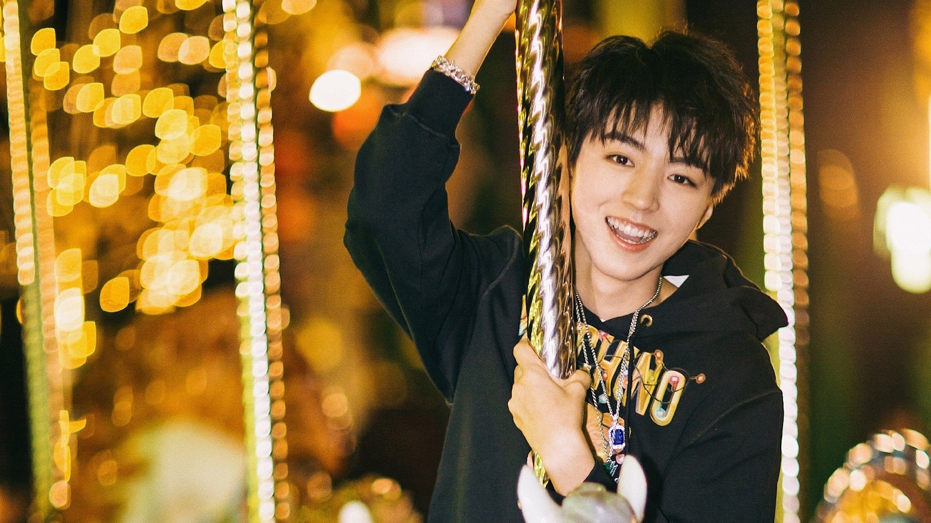 足球世界的不可能定理,当伊拉克的骆驼刺穿喀麦隆的雄狮,阿坎吉在慕尼黑的禁区里建立秩序