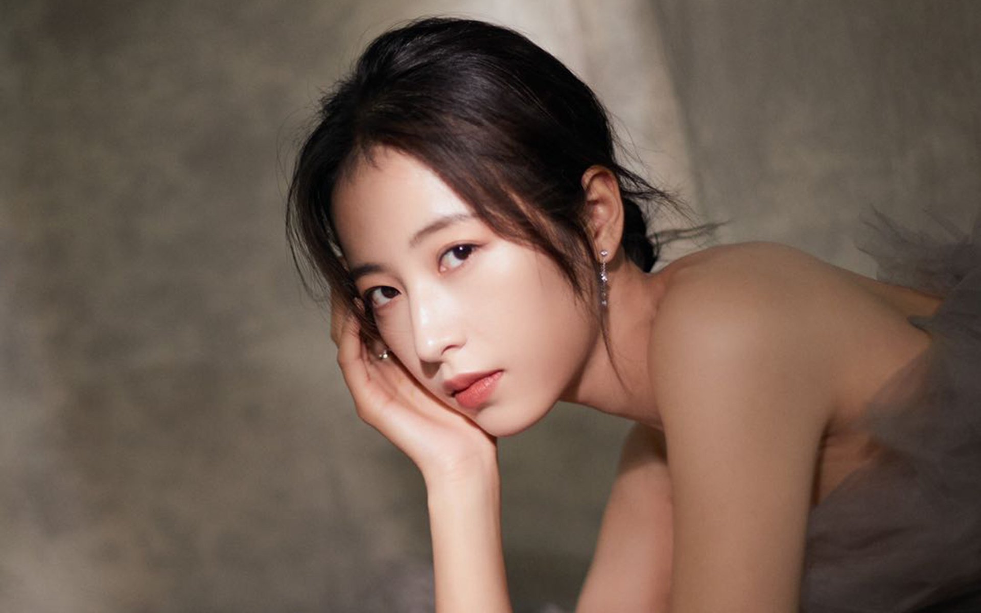 当战术魔法遭遇青春雷霆，德甲争冠战的多维度启示